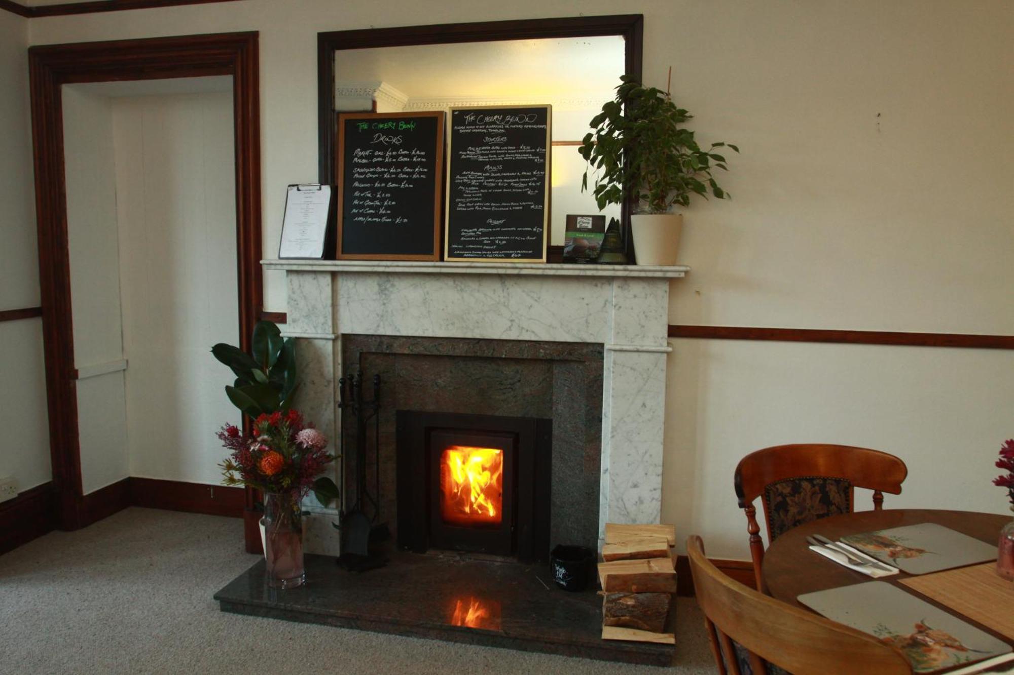 The Retreat Hotel Strathpeffer Exterior photo