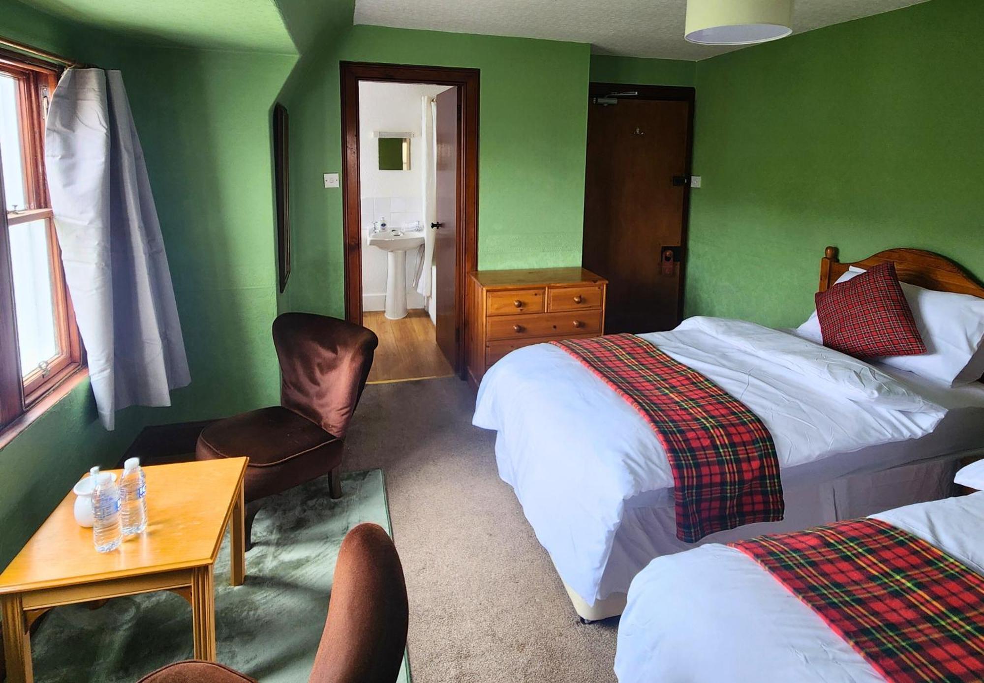 The Retreat Hotel Strathpeffer Exterior photo