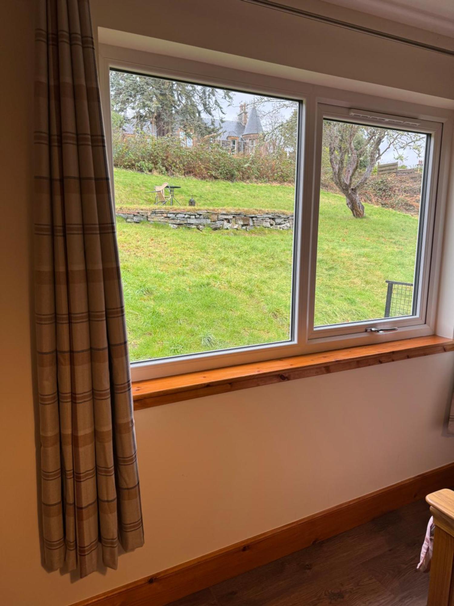 The Retreat Hotel Strathpeffer Exterior photo