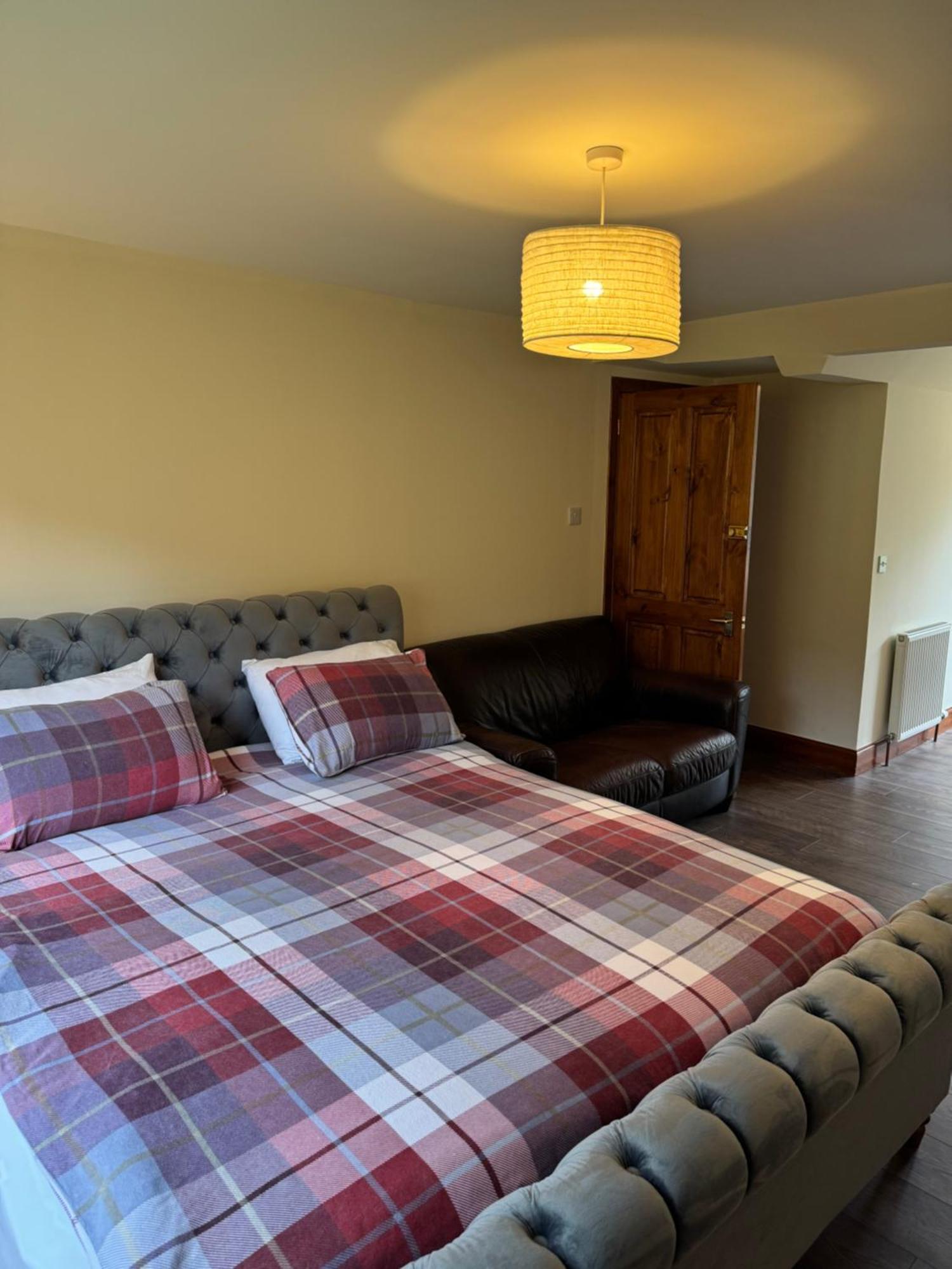 The Retreat Hotel Strathpeffer Exterior photo